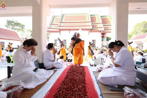 ภาพ No.295417:วันที่ 16 มกราคม พ.ศ. 2569 พิธีต้อนรับพระธรรมยาตรา อนุสรณ์สถานลำดับที่ 4 (ภาพชุดที่ 2) สถานที่เกิดด้วยกายธรรม ณ วัดโบสถ์บน ต.บางคูเวียง จ.นนทบุรี ในโครงการธรรมยาตรา กตัญญูบูชา มหาปูชนียาจารย์ พระมงคลเทพมุนี(สด จนฺทสโร) พระผู้ปราบมาร อนุสรณ์สถาน 7 แห่ง ปี
