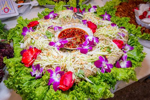 ภาพ No.303613:วันที่ 27 มกราคม พ.ศ. 2569 พิธีถวายภัตตาหารเป็นสังฆทาน แด่พระธรรมยาตรา ณ วัดพระธรรมกาย  จังหวัดปทุมธานี ในโครงการธรรมยาตรา กตัญญูบูชา มหาปูชนียาจารย์ พระมงคลเทพมุนี(สด จนฺทสโร) พระผู้ปราบมาร อนุสรณ์สถาน 7 แห่ง ปีที่ 14