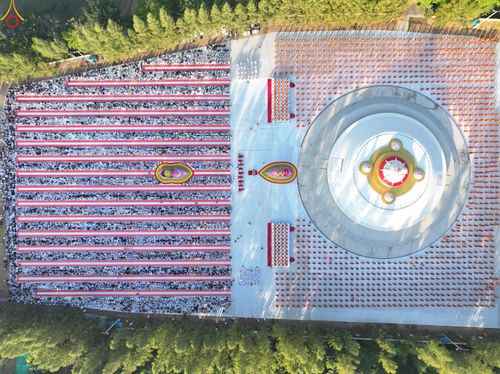 ภาพ No.292409:วันที่ 11 มกราคม พ.ศ. 2569 พิธีตักบาตรพระธรรมยาตรา ณ อนุสรณ์สถานคลองบางนางแท่น อ.สามพราน จ.นครปฐม ในโครงการธรรมยาตรา กตัญญูบูชา มหาปูชนียาจารย์ พระมงคลเทพมุนี(สด จนฺทสโร) พระผู้ปราบมาร อนุสรณ์สถาน 7 แห่ง ปีที่ 14