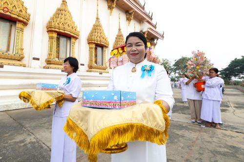 ภาพ No.301188:วันที่ 22 มกราคม พ.ศ. 2569 พิธีทอดผ้าป่าทำนุบำรุงศาสนสถาน ณ วัดใหม่พิบูลย์ผล อ.สองพี่น้อง จ.สุพรรณบุรี ในโครงการธรรมยาตรา กตัญญูบูชา มหาปูชนียาจารย์ พระมงคลเทพมุนี(สด จนฺทสโร) พระผู้ปราบมาร อนุสรณ์สถาน 7 แห่ง ปีที่ 14