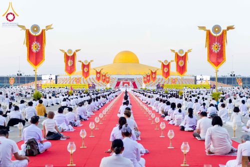 ภาพ No.312123:วันอังคารที่ 3 มีนาคม พ.ศ.2569 พิธีเวียนประทักษิณและจุดมาฆประทีป ณ ลานธรรมพระมหาธรรมกายเจดีย์ วัดพระธรรมกาย