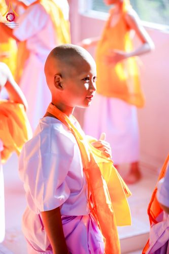 ภาพ No.317521:วันอาทิตย์ ที่ 29 มีนาคม พ.ศ.2569  พิธีปลงผม , พิธีขอขมามอบบาตรและผ้าไตร , พิธีบรรพชา ณ ศูนย์ปฏิบัติธรรมสมุทรปราการ จำนวน 42 รูป