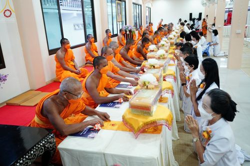 ภาพ No.72637:พิธีถวายภัตตาหารเป็นสังฆทาน แด่คณะพระธรรมยาตราฯ ในโครงการธรรมยาตรากตัญญูบูชา มหาปูชนียาจารย์ พระมงคลเทพมุนี(สด จนฺทสโร) พระผู้ปราบมาร อนุสรณ์สถาน 7 แห่ง ปีที่ 11 วันที่ 19 มกราคม พ.ศ. 2566