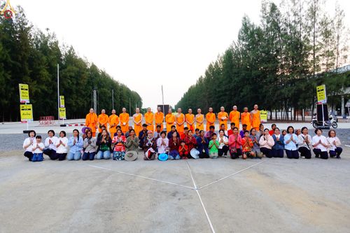 ภาพ No.320983:วันที่ 9 เมษายน พ.ศ.2569 การเตรียมงานจราจร เพื่องานถวายมหาสังฆทาน 40,000 กว่าวัดทั่วประเทศ วันคุ้มครองโลก 22 เมษายน พ.ศ.2569 วัดพระธรรมกาย