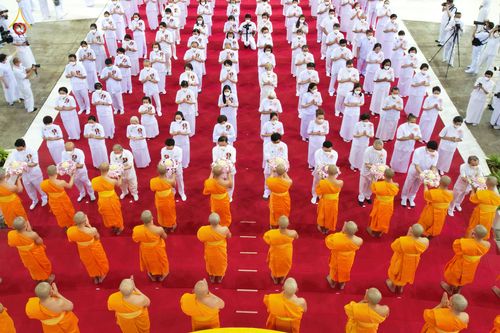 ภาพ No.81602:พิธีหล่อพระประธานเพื่อประดิษฐาน ณ ห้องแก้วสารพัดนึก 2 เนื่องในวันวิสาขบูชา วันเสาร์ที่ 3 มิถุนายน 2566 ณ วัดพระธรรมกาย จ.ปทุมธานี