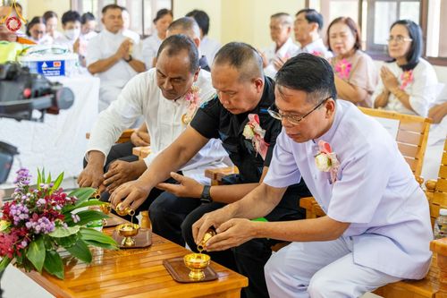 ภาพ No.137733:พิธีตักบาตร พิธีถวายสังฆทานแด่คณะสงฆ์ 323 วัด พิธีทำบุญอุทิศส่วนกุศลแด่ผู้วายชนม์ ในเหตุการณ์ความไม่สงบ 4 จังหวัดชายแดนภาคใต้ ปีที่ 20 ครั้งที่ 169 และพิธีมอบกองทุนหนุนแรงใจช่วยครูใต้ ปีที่ 17 ครั้งที่ 134 วันที่ 25 พฤษภาคม พ.ศ.2567 อ.ตากใบ จ.นราธิวาส