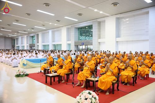 ภาพ No.318405:วันอาทิตย์ต้นเดือนที่ 5 เมษายน พ.ศ.2569 พิธีบูชาข้าวพระ ณ สภาธรรมกายสากล วัดพระธรรมกาย