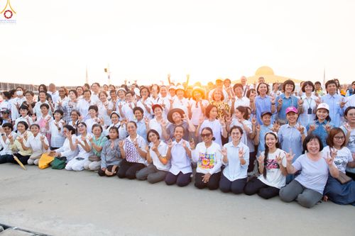 ภาพ No.322651:วันที่ 17 เมษายน พ.ศ.2569 การเรียงกล่องไทยธรรม เรียงน้ำดื่ม เรียงร่ม ณ ลานธรรมพระมหาธรรมกายเจดีย์ เพื่องานถวายมหาสังฆทาน 40,000 กว่าวัดทั่วประเทศ วันคุ้มครองโลก 22 เมษายน พ.ศ.2569 วัดพระธรรมกาย