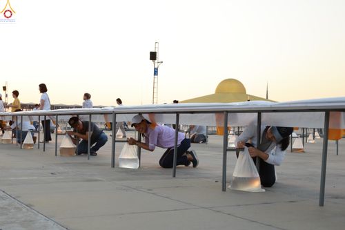 ภาพ No.320435:วันที่ 9 เมษายน พ.ศ.2569 การเตรียมงาน มัดถุงน้ำ ถ่วงขาโต๊ะไทยธรรม เพื่องานถวายมหาสังฆทาน 40,000 กว่าวัดทั่วประเทศ วันคุ้มครองโลก 22 เมษายน พ.ศ.2569 วัดพระธรรมกาย