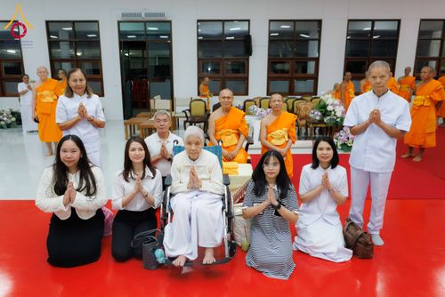 ภาพ No.316292:วันเสาร์ที่ 28 มีนาคม พ.ศ. 2569 พิธีบำเพ็ญกุศล คุณพ่อณรงค์ จินตมากุล  สิริอายุ 99 ปี 11 เดือน โยมบิดา พระครูปลัดรัตนวีรวัฒน์ (รังสฤษดิ์ อิทฺธิจินตโก) ที่ปรึกษาเจ้าคณะจังหวัดปทุมธานี เจ้าอาวาสวัดพระธรรมกาย  ณ ห้องปลูกศรัทธา 2 วัดพระธรรมกาย ปทุมธานี