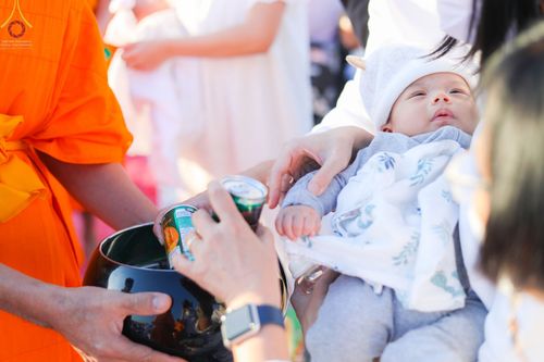 ภาพ No.68782:พิธีตักบาตรฉลองพระใหม่ วันที่ 1 มกราคม พ.ศ. 2566 ณ วัดพระธรรมกาย จ.ปทุมธานี