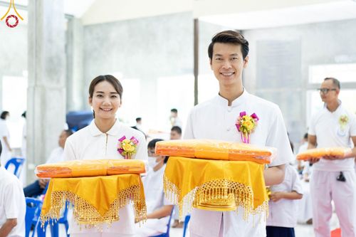 ภาพ No.86024:งานบุญครบรอบ 12 ปี ณ ศูนย์อบรมเยาวชนนครปฐม วันเสาร์ ที่ 19 สิงหาคม พ.ศ. 2566 พิธีทอดผ้าป่าบำรุงศูนย์ และพิธีเจริญพระพุทธมนต์ ฉลองหอฉันคุณยายฯ ประธานสงฆ์  พระมหาคมสัน  ธมฺมาสนฺโน ประธานบุญพิธี กัลฯสุนทรินทร์  จันทนา และคณะเจ้าภาพจังหวัดนครปฐม