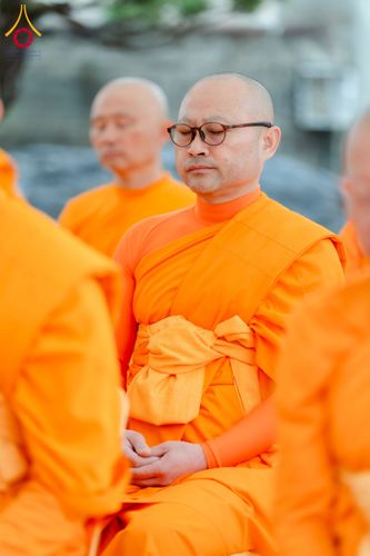 ภาพ No.220859:วันที่ 13 เมษายน พ.ศ. 2568 พิธีโปรยรัตนชาติปฐมเริ่มสถาปนาเจดีย์ และ พิธีเปิดหมู่บ้านปฏิบัติธรรม เพื่อการบรรลุธรรม ณ วัดป่าธรรมกายนานาชาติโทชิหงิ  ประเทศญี่ปุ่น