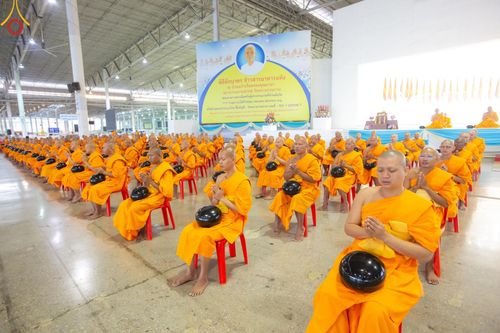 ภาพ No.207210:พิธีตักบาตร และปฏิบัติธรรมช่วงสาย ในวันมาฆบูชา วันพุธที่ 12 กุมภาพันธ์ พ.ศ. 2568 ณ วัดพระธรรมกาย จังหวัดปทุมธานี