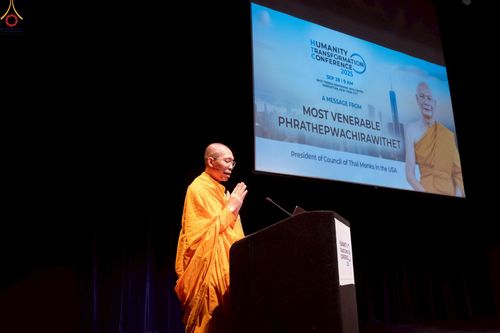 ภาพ No.249743:วันอาทิตย์ที่ 28 กันยายน พ.ศ. 2568 การปฏิบัติธรรมบูชาธรรม 108 ปี แห่งการบรรลุธรรมของหลวงปู่วัดปากน้ำ ได้จุดประทีปสันติภาพไปทั่วโลก และได้ร่วมเสวนาทางปัญญา เพื่อการขยายพระพุทธศาสนาวิชชาธรรมกายไปทั่วโลก  ในงาน HTC Newyork USA