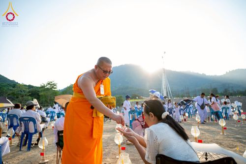 ภาพ No.275061:วันอาทิตย์ที่ 30 พฤศจิกายน พ.ศ. 2568 พิธีตอกเสาเข็ม "สร้างองค์พระเจดีย์เพื่อสร้างสันติภาพโลก" ต้นสุดท้าย ณ ศูนย์ปฏิบัติธรรมระยอง (บ้านช่องลม)