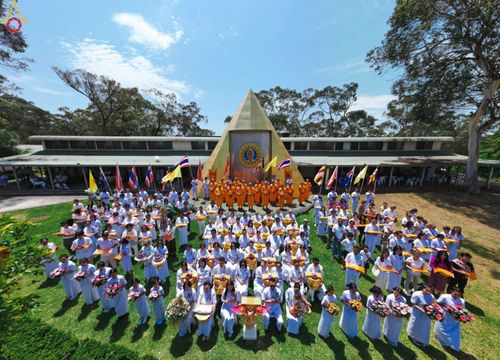 ภาพ No.99542:งานบุญพิธีทอดกฐินสามัคคี มหากาลทาน วัดพระธรรมกายซิดนีย์ เพื่อขยายอาคารปฏิบัติธรรม คุณยายอาจารย์มหารัตนอุบาสิกาจันทร์ ขนนกยูง วันที่ 12 พฤศจิกายน พ.ศ. 2566
