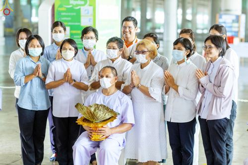 ภาพ No.82495:พิธีปลงผมนาคธรรมทายาท ในโครงการธรรมทายาทระดับอุดมศึกษา รุ่นที่ 50 ภาคฤดูฝน ในวันที่ 10 มิถุนายน พ.ศ. 2566 ณ วัดพระธรรมกาย