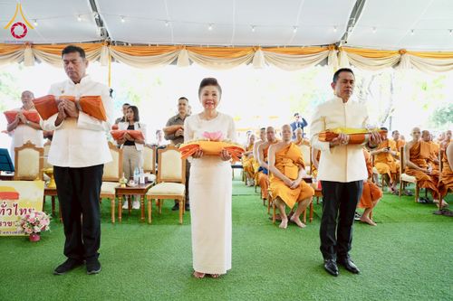 ภาพ No.274387:วันที่ 4 พฤศจิกายน พ.ศ. 2568 พิธีทอดกฐินสามัคคีทั่วไทย ณ วัดวังปลาสร้อย ต.ดอนคา อ.ท่าตะโก จ.นครสวรรค์ โดยคณะศิษยานุศิษย์ บูชาธรรม 81 ปี หลวงพ่อธัมมชโย