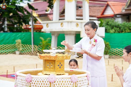 ภาพ No.140423:พิธีตอกเสาเข็มเป็นปฐมฤกษ์ เพื่อสร้างกุฎิและหอสวดมนต์ และพิธีทอดผ้าป่าบำรุงวัด ณ วัดกลางธนรินทร์ ต.บ้านแป้ง อ.พรหมบุรี จ.สิงห์บุรี วันอาทิตย์ที่ 9 มิถุนายน พ.ศ.2567