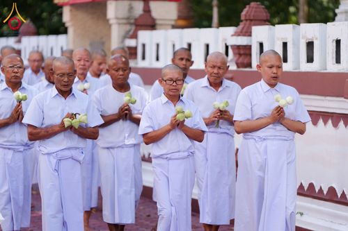 ภาพ No.181457:พิธีบรรพชาอุปสมบท ณ วัดบ้านอ่าง ต.อ่างคีรี อ.มะขาม จ.จันทบุรี วันที่ 6 ธันวาคม พ.ศ. 2567 ในโครงการอุปสมบทหมู่ บูชาธรรมมหาปูชนียาจารย์ ปี 2567 โดยทีมงานลูกพระธัมฯ ศูนย์ปฏิบัติธรรมจันทบุรี จ.จันทบุรี