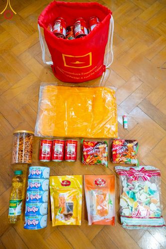 ภาพ No.220013:วันจันทร์ที่ 14 เมษายน พ.ศ. 2568 พระครูสิทธิรัตนวิเทศ ผู้ช่วยเจ้าอาวาสวัดพระธรรมกาย พร้อมด้วยผู้แทนมูลนิธิธรรมกาย และศิษยานุศิษย์หลวงพ่อธัมมชโย ออกเดินทางไปยังพื้นที่เมืองมัณฑะเลย์ สาธารณรัฐแห่งสหภาพเมียนมา โดยได้รับความเมตตาประสานงานเจ้าหน้าที่ภาครัฐจาก