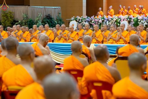 ภาพ No.59203:พิธีเจริญพระพุทธมนต์ ถวายภัตตาหารเป็นสังฆทาน เนื่องในวาระอายุวัฒนมงคล 80 ปี หลวงพ่อธัมมชโย ณ สภาธรรมกายสากล วัดพระธรรมกาย วันพุธที่ 24 เมษายน พ.ศ.2567