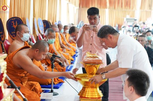 ภาพ No.171881:พิธีทอดกฐิน ณ วัดน้อยนางหงษ์ แขวงบางยี่ขัน เขตบางพลัด กรุงเทพฯ ในโครงการกฐินสามัคคีทั่วไทย 30,000 วัด บูชาธรรม 80 ปี หลวงพ่อธัมมชโย โดยคณะศิษยานุศิษย์วัดพระธรรมกาย วันที่ 26 ตุลาคม พ.ศ. 2567