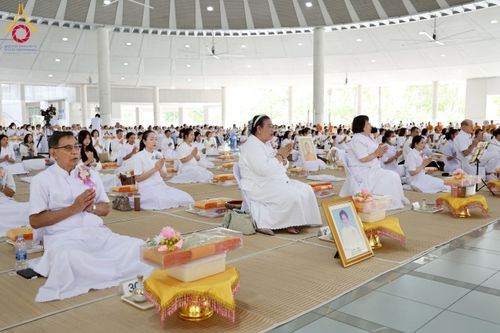 ภาพ No.271086:วันพุธที่ 20 พฤศจิกายน พ.ศ.2568 (วันพระ แรม 15 ค่ำ เดือน 12) พิธีบุพเปตพลี ครั้งที่ 173 ร่วมอุทิศบุญแด่หมู่ญาติที่ล่วงลับไปแล้ว และสืบทอดอายุพระพุทธศาสนา ณ หอฉันคุณยายอาจารย์ฯ วัดพระธรรมกาย