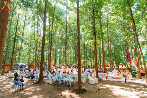 ภาพ No.169524:พิธีทอดกฐิน ณ ศูนย์ปฏิบัติธรรมนานาชาติตะวันพร้าว จ.เชียงใหม่ ในโครงการกฐินสามัคคีทั่วไทย 30,000 วัด บูชาธรรม 80 ปี หลวงพ่อธัมมชโย โดยคณะศิษยานุศิษย์วัดพระธรรมกาย วันที่ 25 ตุลาคม พ.ศ. 2567