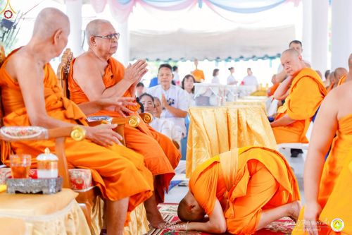 ภาพ No.236466:วันพุธที่ 30 กรกฏาคม  พ.ศ. 2568 พิธีถวายมหาสังฆทาน 81 วัด 81 ปี หลวงพ่อธัมชโย ครั้งที่ 2  ณ ศูนย์ปฏิบัติธรรมสวนผึ้ง ต.ท่าเคย อ.สวนผึ้ง จ.ราชบุรี