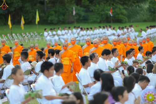 ภาพ No.102740:พิธีตัดปอยผม และปลงผมธรรมทายาท ชาวอินโดนีเซียกว่า 1,000 คน ณ มหาเจดีย์บุโรพุทโธ ประเทศอินโดนีเซีย อบรมระหว่างวันที่ 16-28 ธันวาคม พ.ศ. 2566