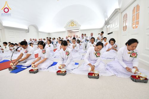 ภาพ No.171498:พิธีทอดกฐิน ณ วัดพระธรรมกายคอร์ซัวร์ ลุสท์สโกว ประเทศเดนมาร์ก วันเสาร์ที่ 19 ตุลาคม พ.ศ. 2567