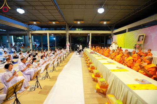 ภาพ No.110980:พิธีถวายภัตตาหารเป็นสังฆทาน แด่คณะพระธรรมยาตราฯ ในโครงการธรรมยาตรา กตัญญูบูชา มหาปูชนียาจารย์ พระมงคลเทพมุนี(สด จนฺทสโร) พระผู้ปราบมาร อนุสรณ์สถาน 7 แห่ง ปีที่ 12 วันที่ 13 มกราคม พ.ศ. 2567 ณ อนุสรณ์สถานมหาวิหารพระมงคลเทพมุนี  (โลตัสแลนด์) อ.สองพี่น้อง จ