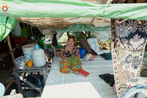 ภาพ No.220280:วันที่ 17 เมษายน พ.ศ. 2568 ผู้แทนวัดพระธรรมกาย ลงพื้นที่เยียวยา ซับน้ำตาเหยื่อแผ่นดินไหวมัณฑะเลย์