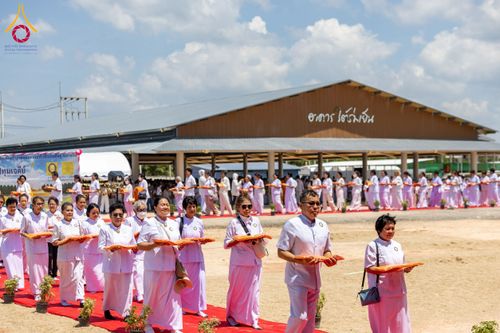 ภาพ No.211498:วันอาทิตย์ที่ 16 มีนาคม พ.ศ. 2568 พิธีทอดผ้าป่าฉลองปทุมเจดีย์ ณ ศูนย์อบรมเยาวชนปัตตานี