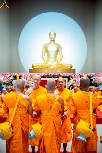 ภาพ No.217433:วันเสาร์ที่ 12 เมษายน พ.ศ. 2568 พิธีอุปสมบท ในโครงการอุปสมบทหมู่ บูชาธรรมหลวงพ่อธัมมชโย, โครงการธรรมทายาท ระดับอุดมศึกษา รุ่นที่ 52 ,  โครงการบวชพระนานาชาติ AEC & WAB CEO รุ่นที่ 4 ณ วัดพระธรรมกาย