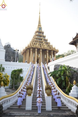 ภาพ No.135545:พิธีขอขมามอบผ้าไตร, พิธีบรรพชาสามเณร ในโครงการบรรพชาสามเณร ฟื้นฟูพระพุทธศาสนาทั่วไทย ณ วัดพระพุทธบาท ราชวรมหาวิหาร อ.พระพุทธบาท จ.สระบุรี วันที่ 6 เมษายน พ.ศ. 2567