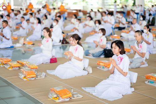 ภาพ No.104494:พิธีบุพเปตพลี ครั้งที่ 145 อุทิศบุญแด่หมู่ญาติที่ล่วงลับไปแล้ว และสืบทอดอายุพระพุทธศาสนา วันพุธที่ 27 ธันวาคม พ.ศ. 2566 (วันพระขึ้น 15 ค่ำ เดือน 12 ) ณ หอฉันคุณยายอาจารย์ฯ วัดพระธรรมกาย