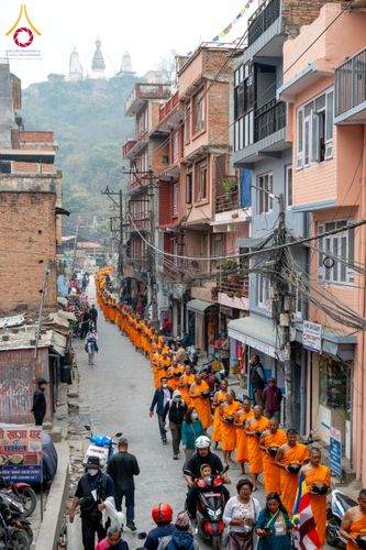 ภาพ No.132512:สามเณรเนปาล บิณฑบาต ย่านทาเมล เมืองกาฐมาณฑุ และเมืองปาฏัน ในโครงการบรรพชา 1,250 รูป ประเทศเนปาล วันที่ 20 มีนาคม พ.ศ. 2567