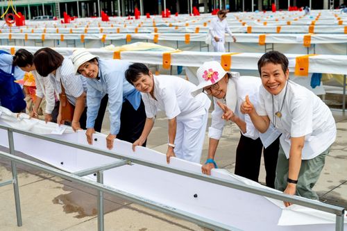 ภาพ No.218758:วันศุกร์ที่ 18 เมษายน พ.ศ. 2568 การเตรียมงานในลานธรรม , พระมหาธรรมกายเจดีย์ เพื่องานวันคุ้มครองโลก 22 เมษายน พ.ศ. 2568