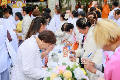 ภาพ No.142549:พิธีพัทธสีมา ประดิษฐานลูกนิมิตมหาสมบัติ สถาปนาอุโบสถวัดพระธรรมกายลอนดอน บูชาธรรม 80 ปี หลวงพ่อธัมมชโย วันเสาร์ที่ 22 มิถุนายน พ.ศ. 2567