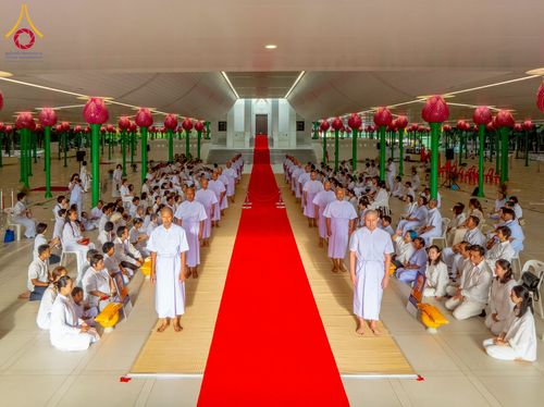 ภาพ No.244662:วันเสาร์ที่ 6 กันยายน พ.ศ. 2568 พิธีขอขมา-รับผ้าไตรของนาคธรรมทายาท โครงการอุปสมบทหมู่บูชาธรรมครบรอบ 108 ปี  วันครูผู้ค้นพบวิชชาธรรมกาย ณ โบสถ์พระไตรปิฎก วัดพระธรรมกาย