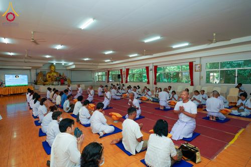 ภาพ No.179917:พิธีบรรพชาสามเณรและอุปสมบท โครงการบรรพชาอุปสมบทหมู่บูชาธรรมมหาปูชนียจารย์ ณ วัดพระธาตุจอมทอง และ วัดพระธาตุศรีโคมคำ อ.เมือง จ.พะเยา วันอังคารที่ ๓ ธันวาคม พ.ศ. ๒๕๖๗