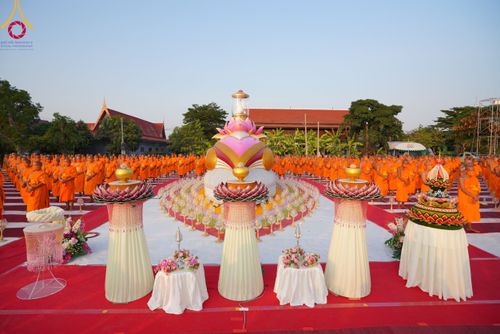 ภาพ No.111988:พิธีจุดประทีปถวายเป็นพุทธบูชา และบูชาธรรมมหาปูชนียาจารย์ พระมงคลเทพมุนี(สด จนฺทสโร) ในโครงการธรรมยาตรา กตัญญูบูชา มหาปูชนียาจารย์ พระมงคลเทพมุนี(สด จนฺทสโร) พระผู้ปราบมาร อนุสรณ์สถาน 7 แห่ง ปีที่ 12 วันที่ 14 มกราคม พ.ศ. 2567 ณ วัดสองพี่น้อง อ.สองพี่น้อง