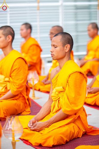 ภาพ No.201546:พิธีจุดประทีปถวายเป็นพุทธบูชา และบูชาธรรมมหาปูชนียาจารย์ ณ อาคารธรรมยาตรา กตัญญูบูชามหาปูชนียาจารย์ ตรงข้ามวัดปากน้ำภาษีเจริญ จ.กรุงเทพมหานคร ในโครงการธรรมยาตรา กตัญญูบูชา มหาปูชนียาจารย์ พระมงคลเทพมุนี(สด จนฺทสโร) พระผู้ปราบมาร อนุสรณ์สถาน 7 แห่ง