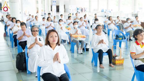 ภาพ No.268281:วันที่ 8 พฤศจิกายน พ.ศ. 2568 พิธีถวายภัตตาหารเมนูสวรรค์ เพื่อการบรรลุธรรม ณ หอฉันคุณยายอาจารย์ฯ วัดพระธรรมกาย