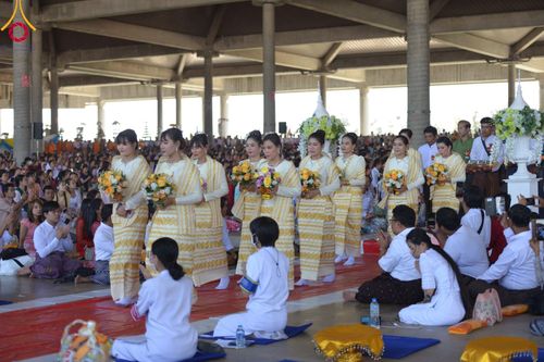 ภาพ No.100016:พิธีทอดผ้าป่า เมียนมาร์ และพิธีสวดธรรมจักร ครั้งที่ 5 ประจำปี พ.ศ. 2566 วันอาทิตย์ที่ 3 ธันวาคม พ.ศ. 2566