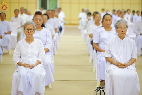 ภาพ No.183847:พิธีทอดกฐิน ณ ศูนย์กัลยาณมิตรพิจิตร ในโครงการทอดกฐินสามัคคีทั่วไทย 30,000 วัด บูชาธรรม 80 ปี หลวงพ่อธัมมชโย โดยคณะศิษยานุศิษย์วัดพระธรรมกาย วันที่ 11 พฤศจิกายน พ.ศ. 2567