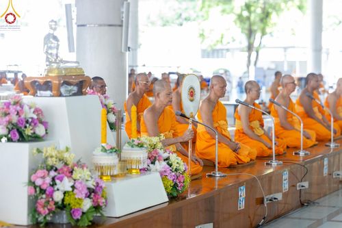 ภาพ No.165754:พิธีถวายภัตตาหารเมนูสวรรค์ วันที่ 26 ตุลาคม พ.ศ. 2567 ณ หอฉันคุณยายอาจารย์ฯ วัดพระธรรมกาย